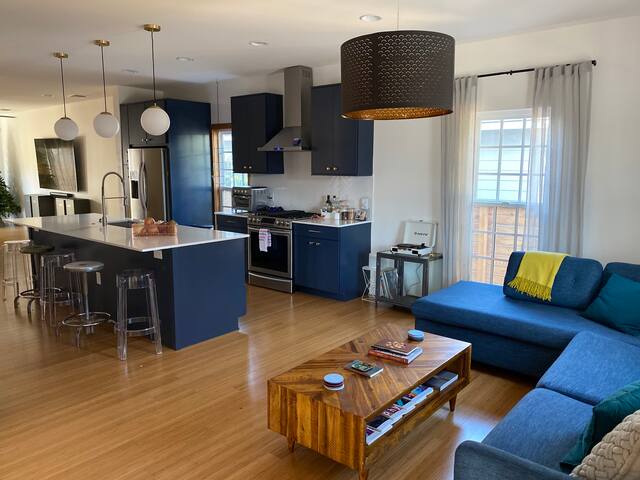 Naaman’s Charming Abode gallery image 5