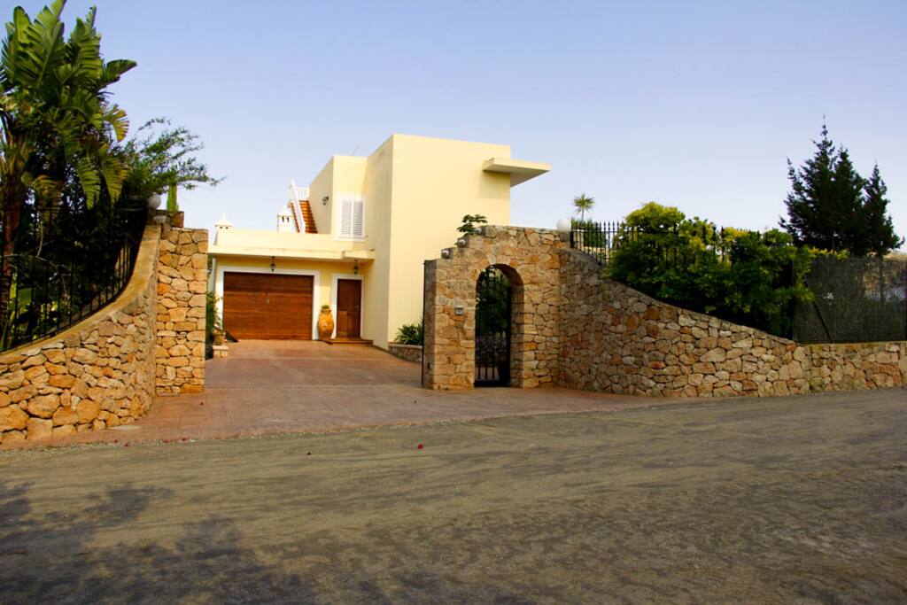 Entrada Villa Portinatx