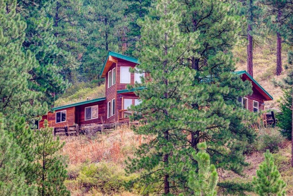 Mountain Home Hideaway