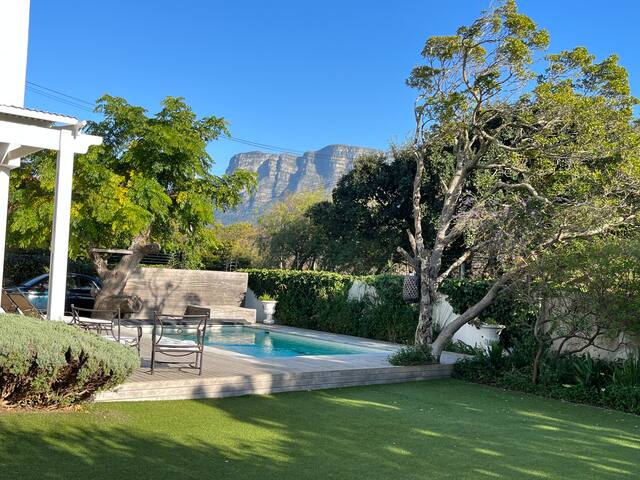 Centrally located Family Home in Leafy Rondebosch gallery image 5
