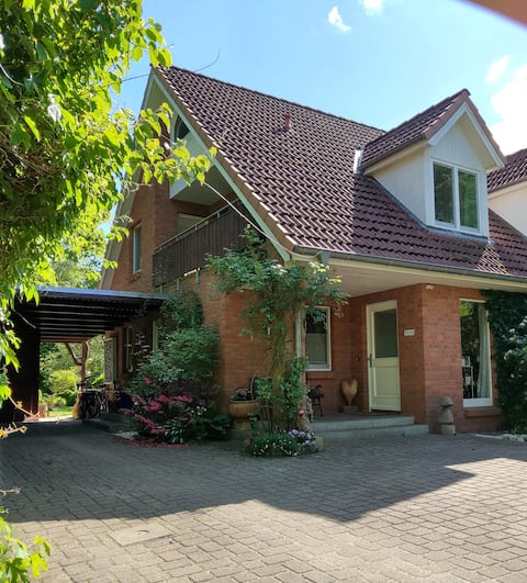 Beautiful, quiet apartment (100 ²) in the countryside