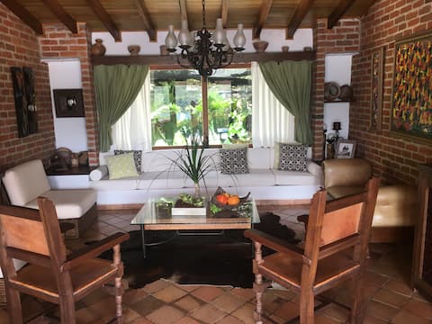 Top performing Airbnb: Beautiful family country house on Lake Calima in Calima