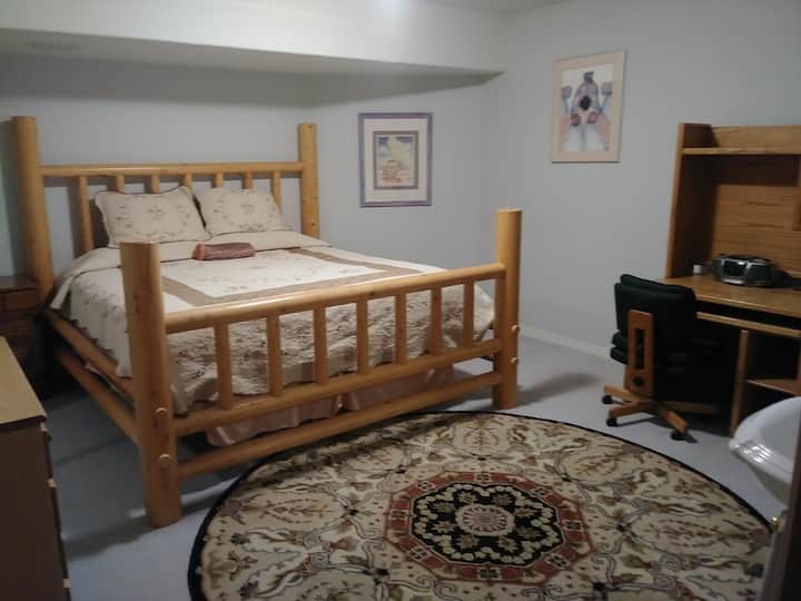 Master bedroom, king bed & desk