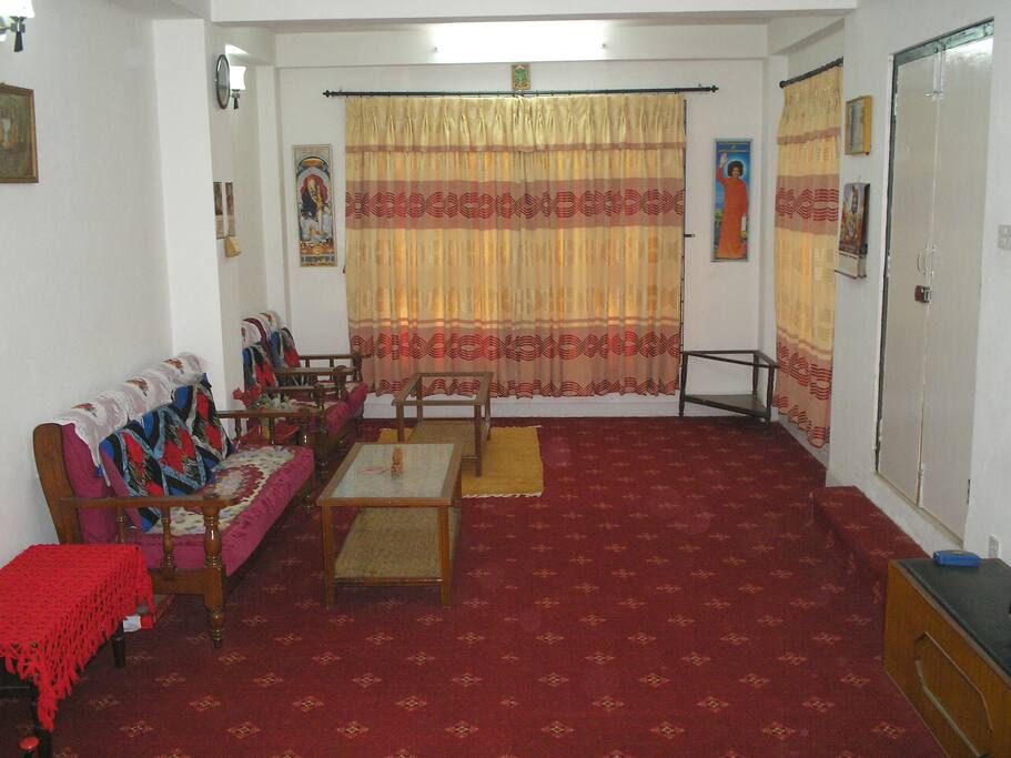 Specious sitting room.