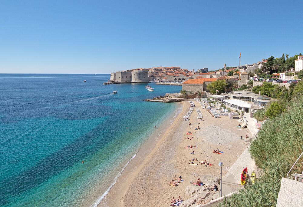 Banje Beach. 2 Minuten vom Appartment entfernt