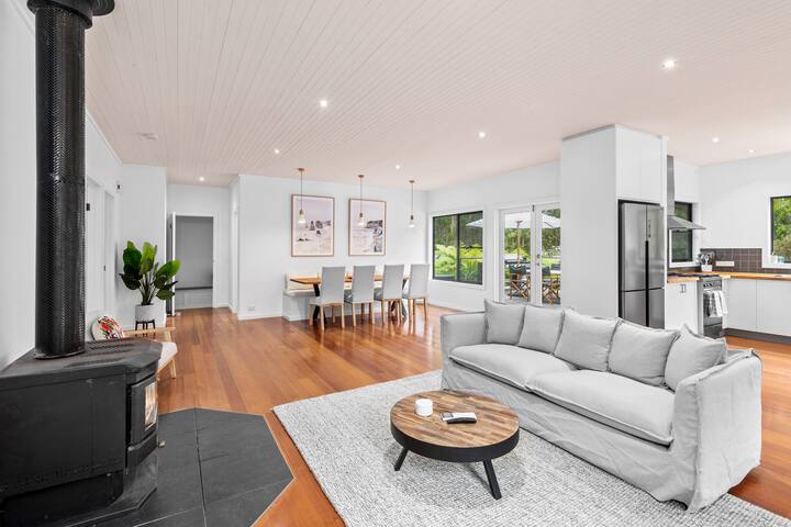 Hilltop Hideaway House gallery image 5