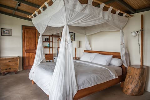 Luwih 1, romantic room with a view and shared pool