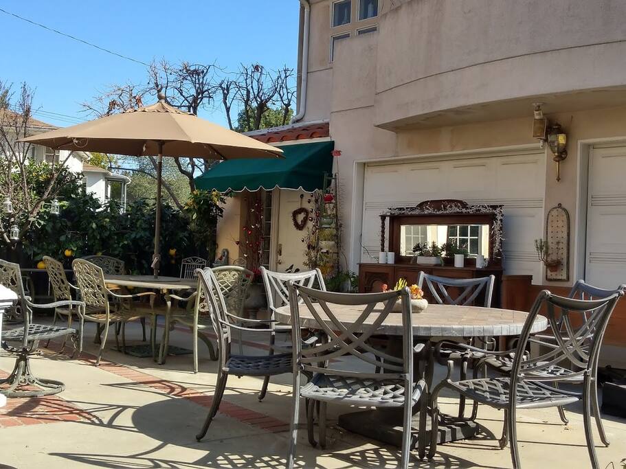 Outside dining options for group meals