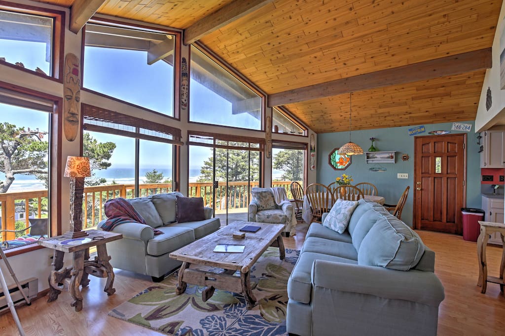 Step into this 'upside-down' style home and be wowed by the views of the ocean from the wall of windows in the open living area.