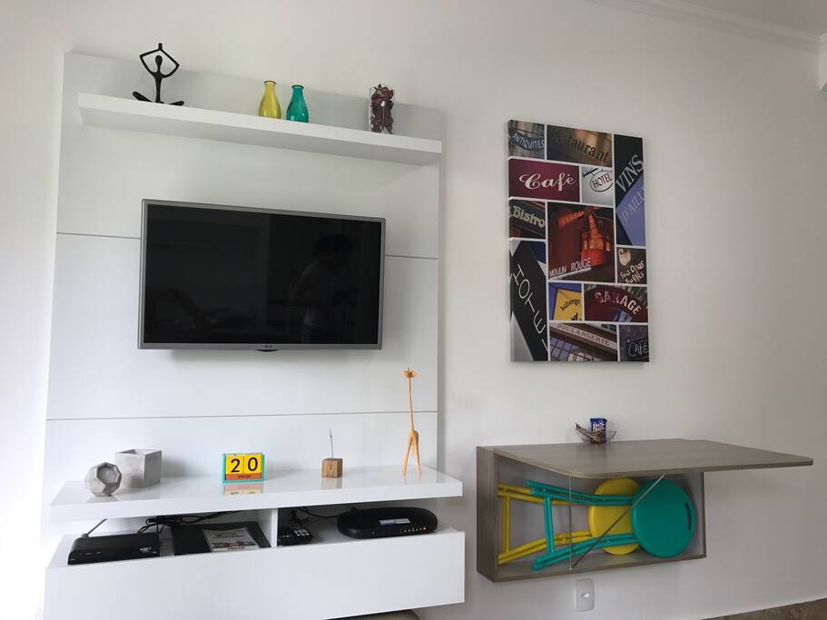 Stúdio novo e excelente - sala/New and excellent Studio - living room
