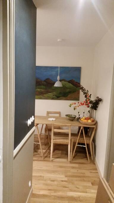 dinning area in the kitchen