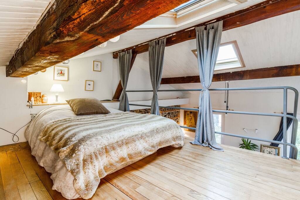 Chambre avec lit deux places + un matelas