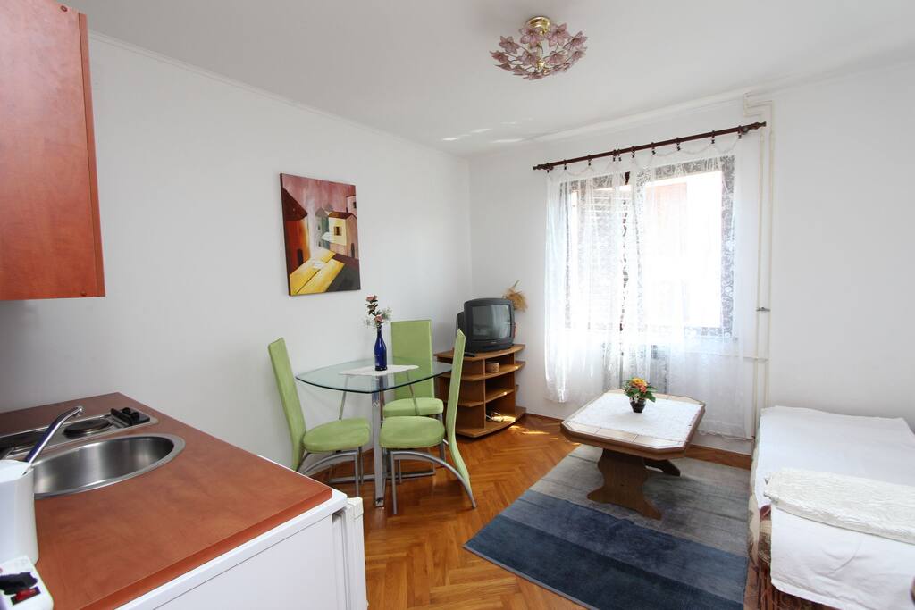 Kitchen and a living room