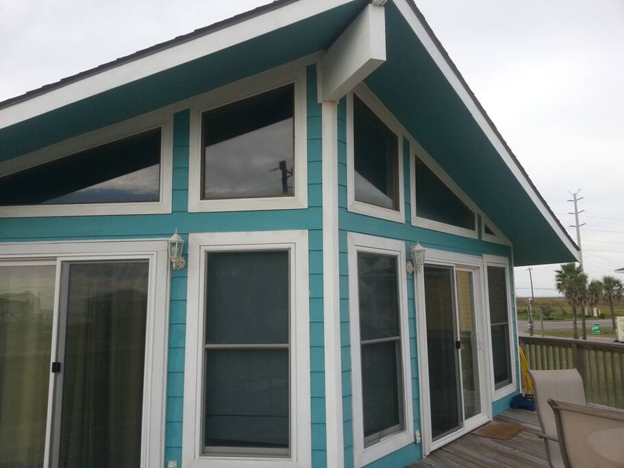 Window,Deck,Porch,Building,Balcony