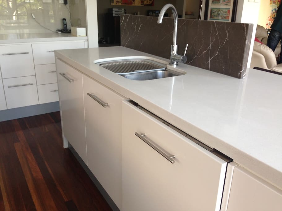 Marble and Caesarstone finishes in kitchen