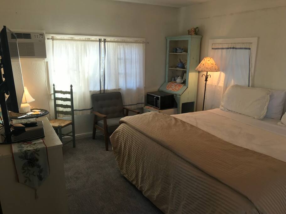Cabin includes complimentary Wifi.