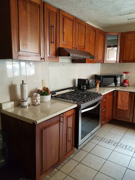 Cocina equipada.