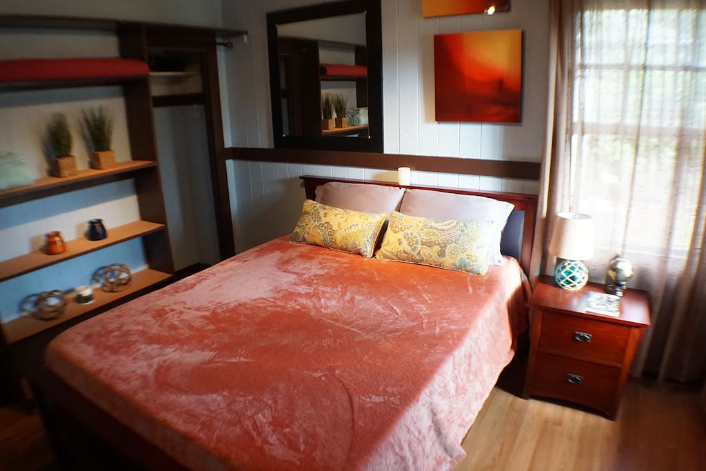Closet, fresh towels, super cozy bed with that space cover thing.