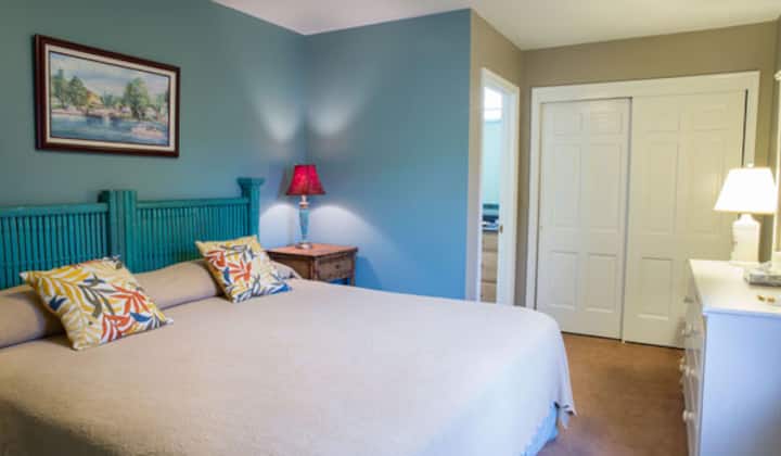 Sandaway Suites & Beach | Town View Eastern Shore - Easton, MD