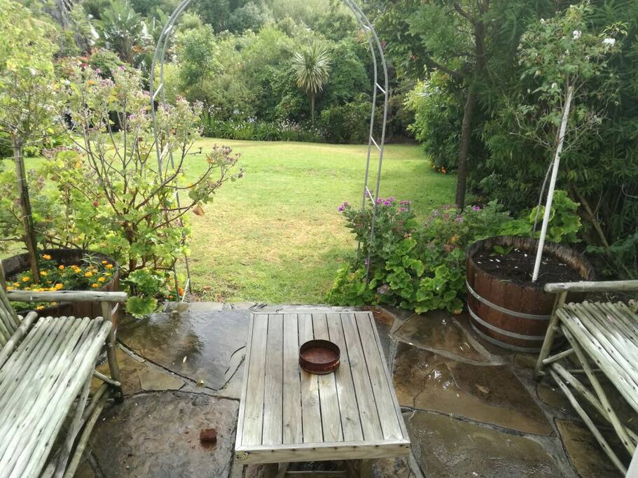 Access to garden and greenbelt cycling / jogging track