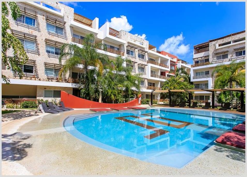 Take a dip in this maginficent pool!