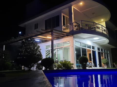 Spacious home w/ beach view @ Calatagan, Batangas
