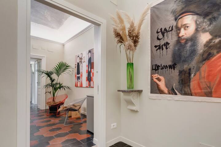 SPOTinROME design apt centro storico Visconti gallery image 5