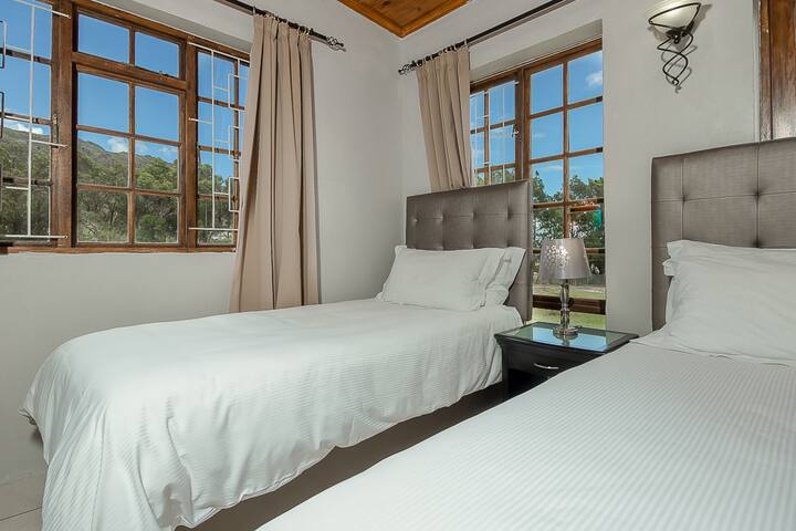 Fish Eagle, Kingfisher Hollow Guest House gallery image 5