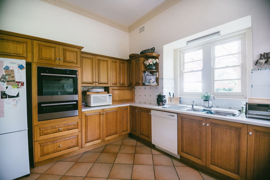 Access to oven and grill, dishwasher and microwave oven