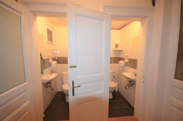 2BDR Beautiful apartment in the center for 7 pax gallery image 5