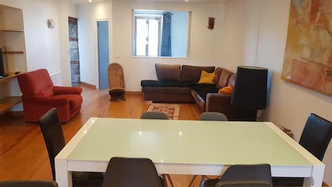 Spacious 6-person apartment, 10 min from the center