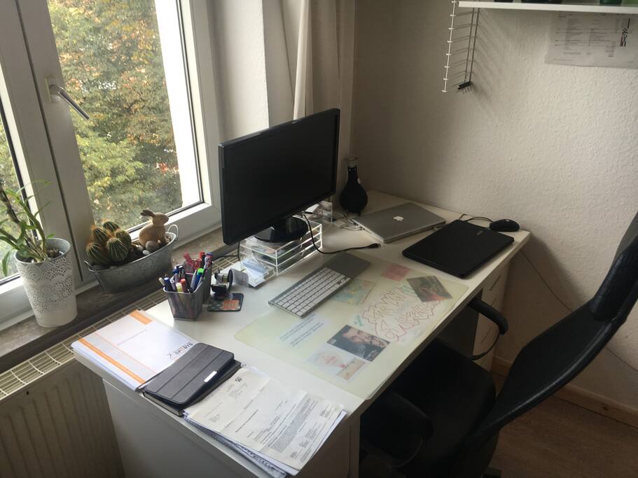 Arbeitsmöglichkeit im Schlafzimmer
