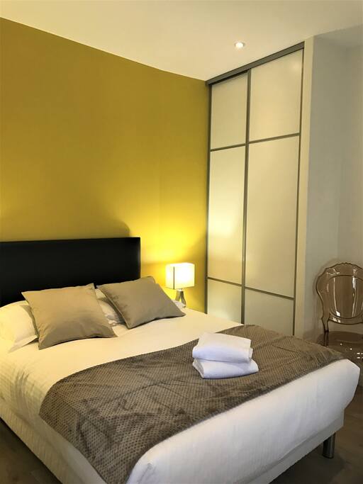 chambre coté rue