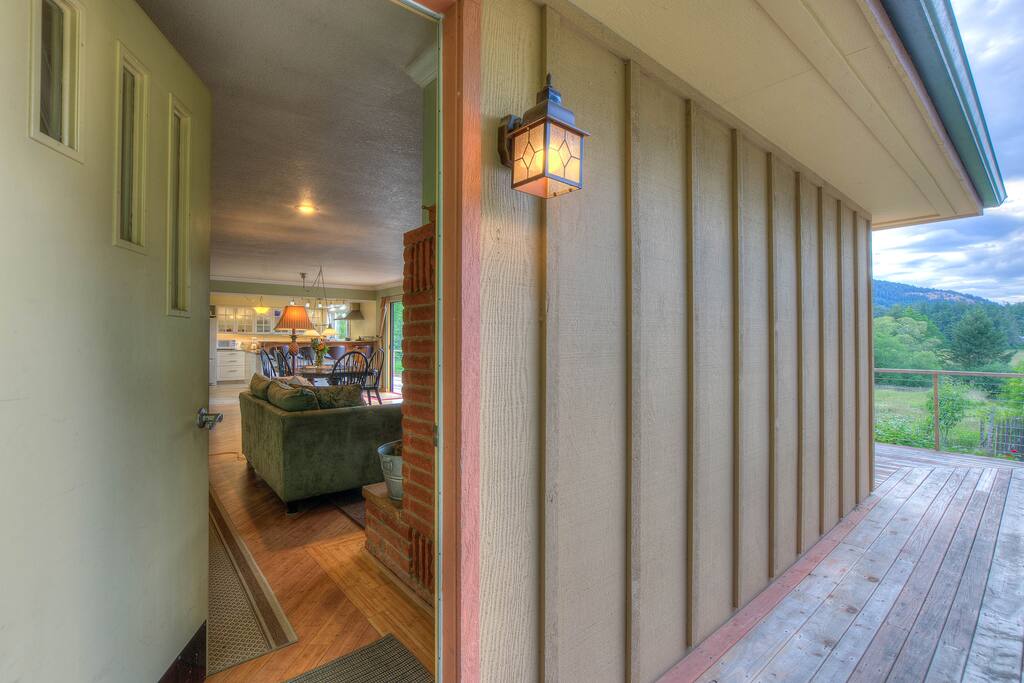 Second Floor Front Door Entry
