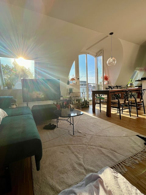 Top performing Airbnb: Loft-like Studio in the middle of Sternschanze in Sternschanze