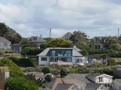 Large house sleeps 2-22 ,great sea view near beach