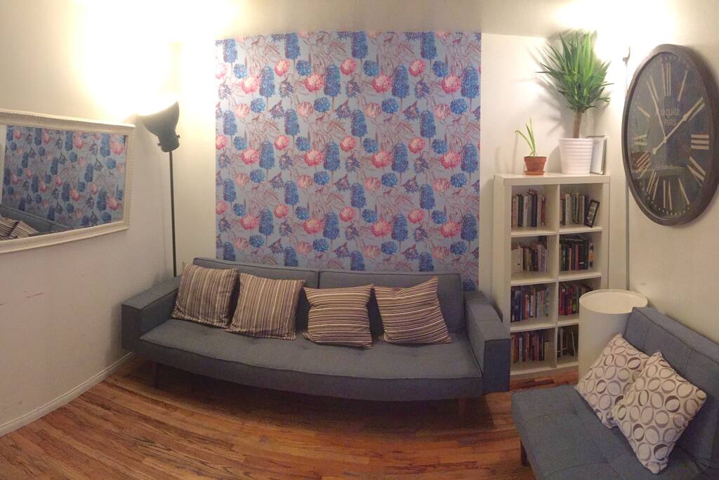High design spacious living room features Innovation sleeper sofa & flatscreen tv w/cable & high speed wifi throughout.