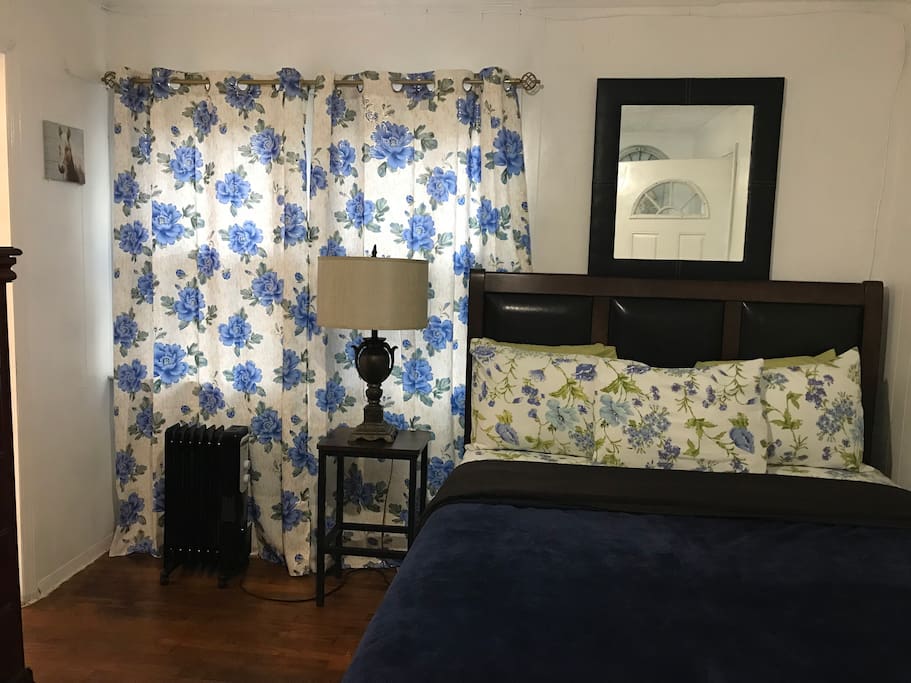 Large bedroom Studio with  Bath & Private entrance