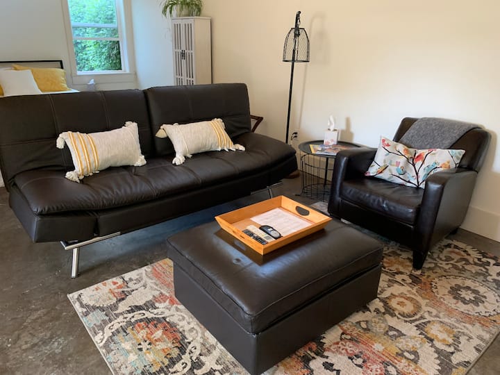 ‘Well Rested’-accessible & Bright Private Studio - Portland, OR