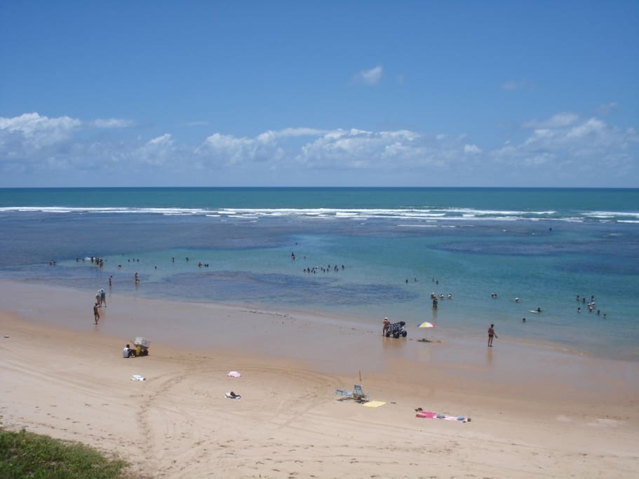 Praia próxima em maré baixa