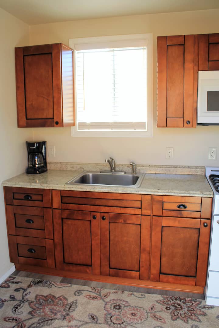 Tiny Cottage (Unit B) - Springerville, AZ