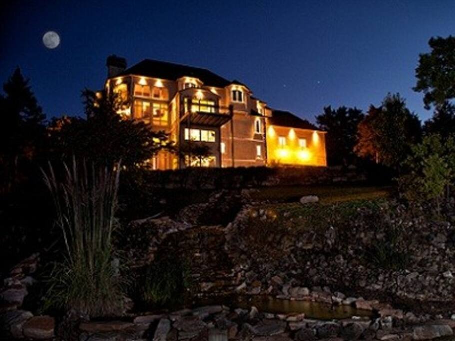 Kinderhook Castle Houses for Rent in Lake of the Ozarks, Missouri