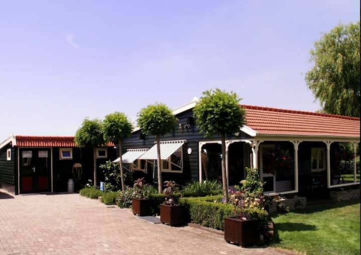 Sfeervolle Cottage Midden Op De Brabantse Wal - Bergen op Zoom