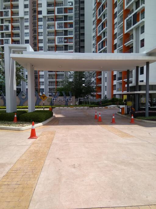 小区入口处