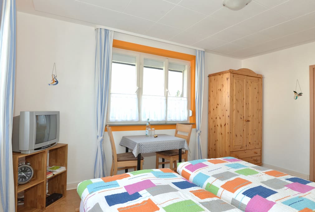 Doppelbett 180x200, mit 2 einzelnen Matratzen, Fußteil offen
