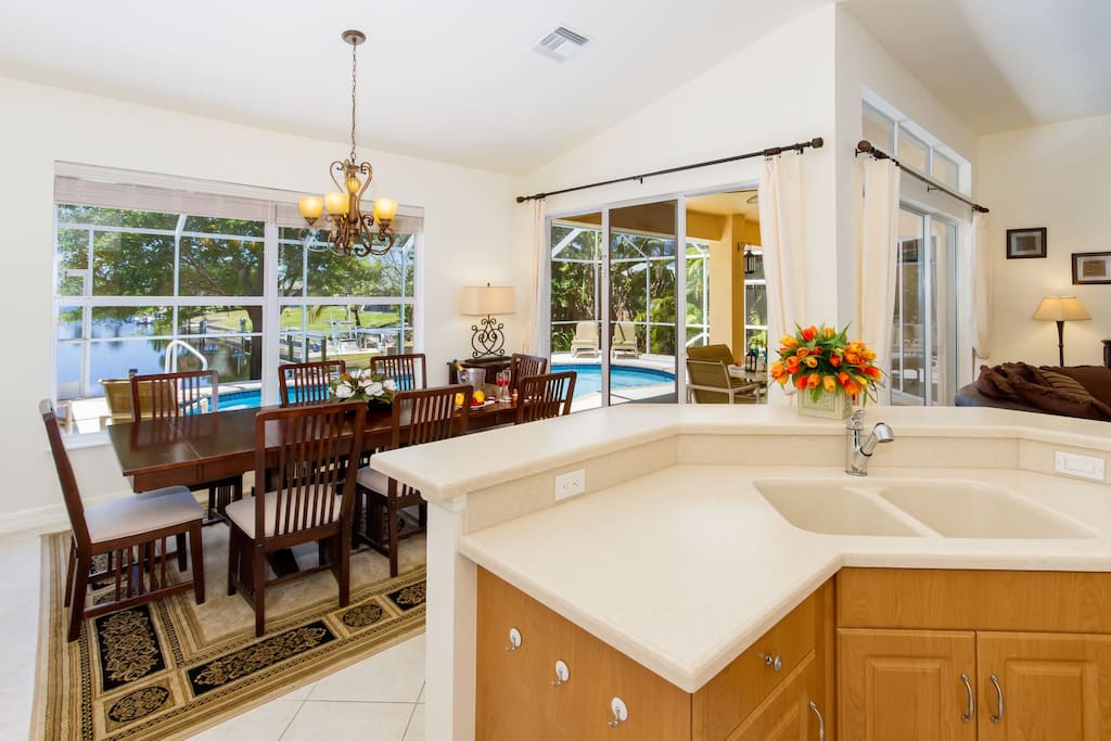 Lotus Cove kitchen dinning room