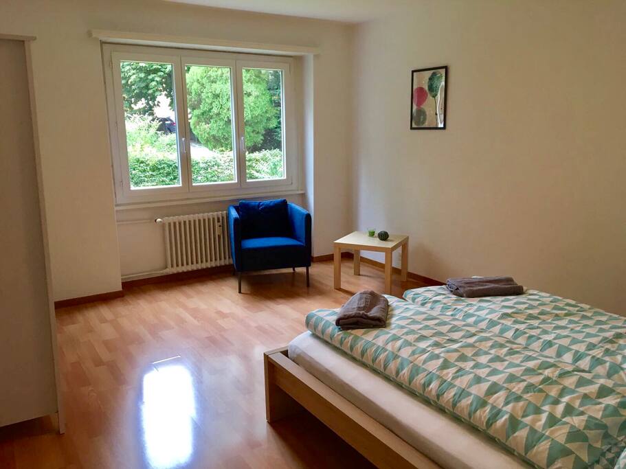 Schlafzimmer 1 / Bedroom 1