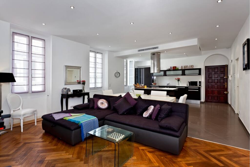 Beautiful original hardwood floors