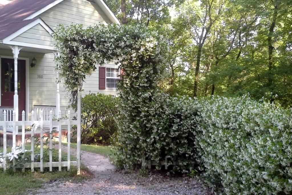 guest house entrance May 2016