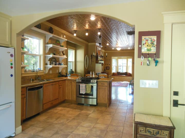 Extraordinary Downtown Chico Home 30 day discounts